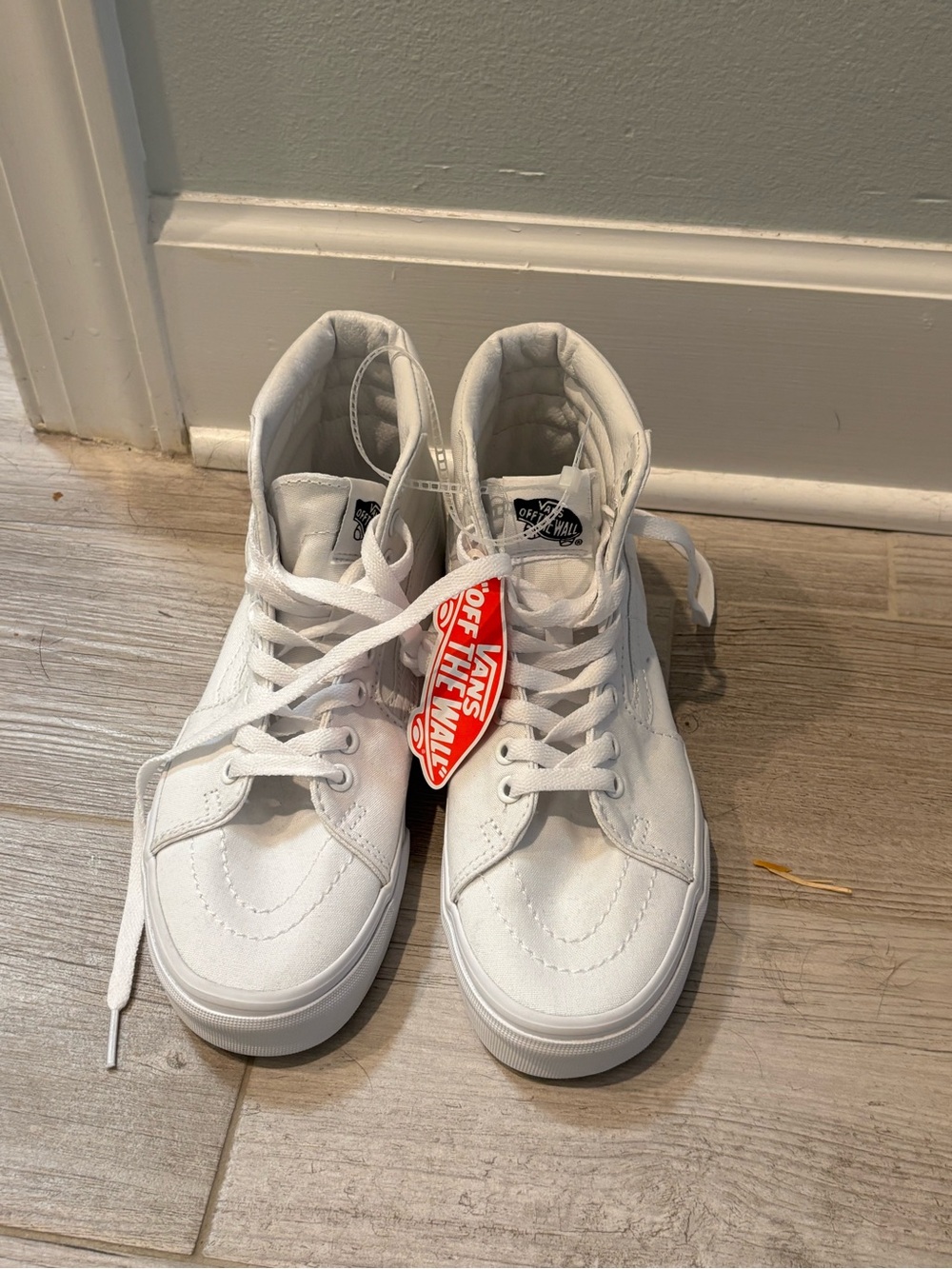 NWT Vans Sk8-Hi True White High Top Sneakers - Size 7 Women’s , size 5.5 men’s